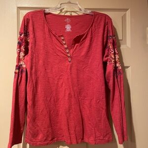 St.‎ John's Bay Red Floral Embroidered V-Neck Top, Size Large